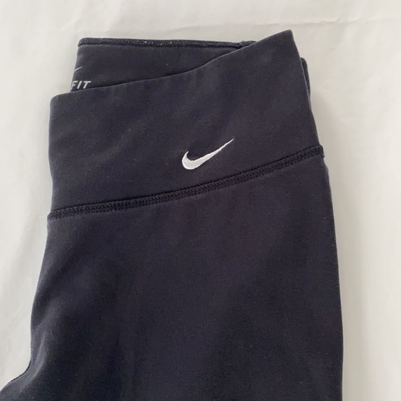 ⚫️ Nike Women’s Legend 2.0 Capri Leggings ⚫️ - Picture 11 of 11